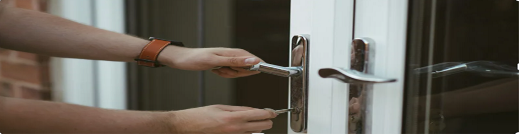 Locksmith Cincinnati Ohio, Locksmith Cincinnati OH, Locksmith Cincinnati, Cincinnati Ohio Locksmith, Locksmith in Cincinnati, door lock Cincinnati, Lockout Services Cincinnati